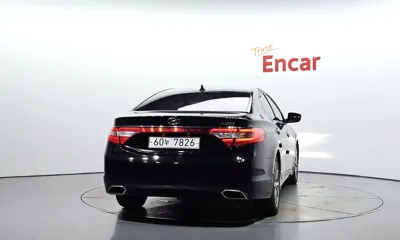 Hyundai Grandeur 2015, 111307 км, за 5197.77 USD