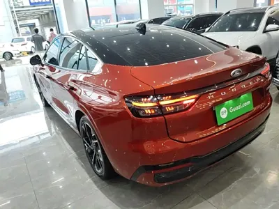 Ford Mondeo 2025, 2300 км, за 18485.83 USD