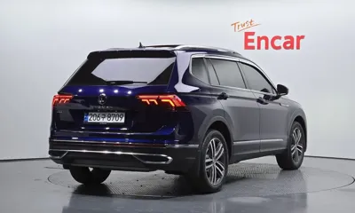 Volkswagen Tiguan 2023, 35623 км, за 19283.4 USD - фото 2