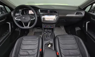 Volkswagen Tiguan 2023, 35623 км, за 19283.4 USD - фото 7