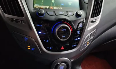 Hyundai Veloster 2012, 70013 км, за 3060.49 USD - фото 17