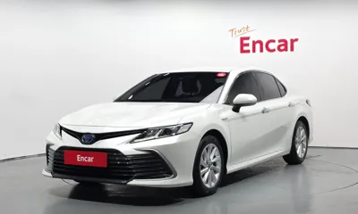 Toyota Camry · 2022 год