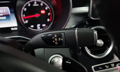 Mercedes-Benz C-Class 2015, 59265 км, за 9321.26 USD - фото 9