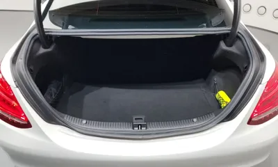 Mercedes-Benz C-Class 2015, 59265 км, за 9321.26 USD - фото 20