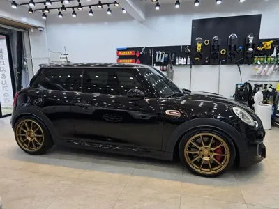 MINI Cooper · 2017 год