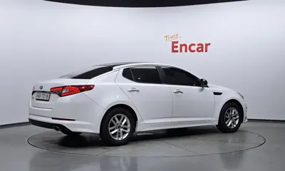 Kia K5 2011, 174033 км, за 2496.69 USD