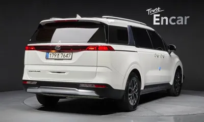 Kia Canival 2021, 58376 км, за 18045.61 USD