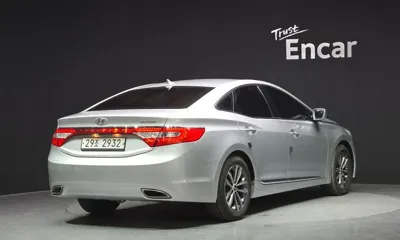 Hyundai Grandeur 2011, 209763 км, за 1953.51 USD