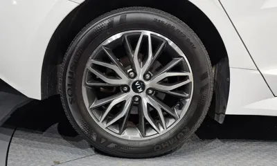 Kia K5 2021, 94280 км, за 12800.32 USD
