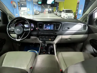 Kia Canival 2017, 123307 км, за 5842.2 USD
