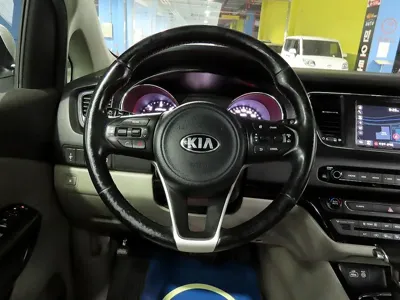 Kia Canival 2017, 123307 км, за 5842.2 USD - фото 11