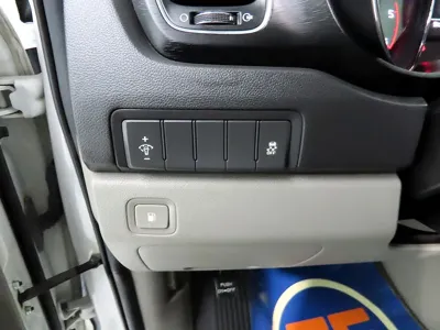 Kia Canival 2017, 123307 км, за 5842.2 USD - фото 16