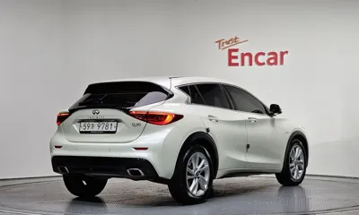 Infiniti Q30 2019, 23239 км, за 10241.16 USD