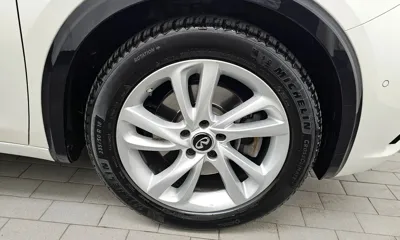 Infiniti Q30 2019, 23239 км, за 10241.16 USD