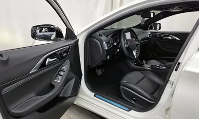 Infiniti Q30 2019, 23239 км, за 10245.91 USD - фото 10