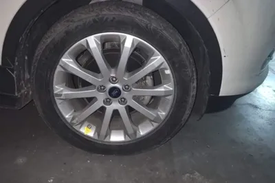 Ford Kuga 2015, 108800 км, за 5808 USD