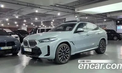 BMW X6 2025, 5000 км, за 92459.43 USD