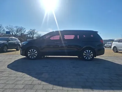 Kia Canival 2018, 209076 км, за 4463.7 USD