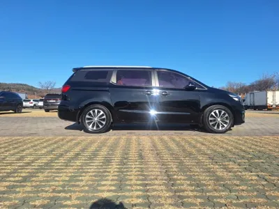 Kia Canival 2018, 209076 км, за 4463.7 USD