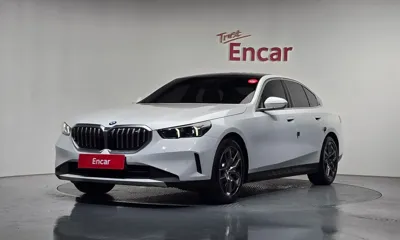 BMW 5-Series 2024, 40095 км, за 31853.33 USD