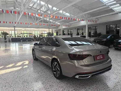 Volkswagen Sagitar 2023, 35000 км, за 15714.82 USD