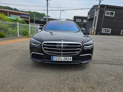 Mercedes-Benz S-Class · 2023 год