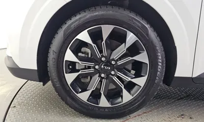 Kia Canival 2023, 90550 км, за 15731.65 USD