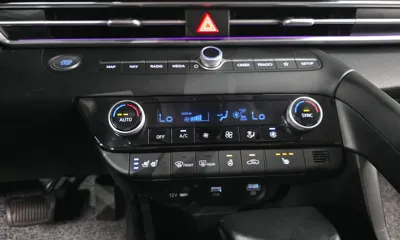 Hyundai Avante 2021, 110068 км, за 7995.84 USD - фото 17