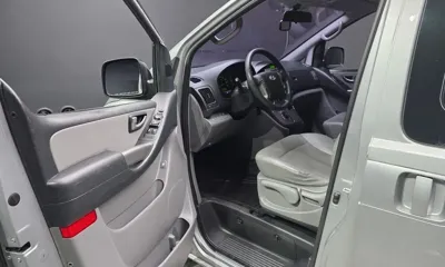 Hyundai Starex 2015, 143602 км, за 5618.72 USD - фото 10