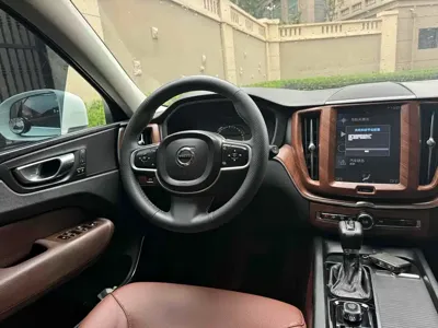 Volvo XC60 2018, 90000 км, за 11741.97 USD