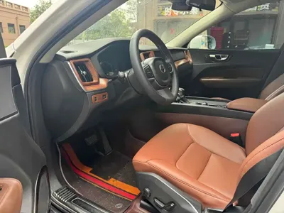 Volvo XC60 2018, 90000 км, за 11741.97 USD - фото 8