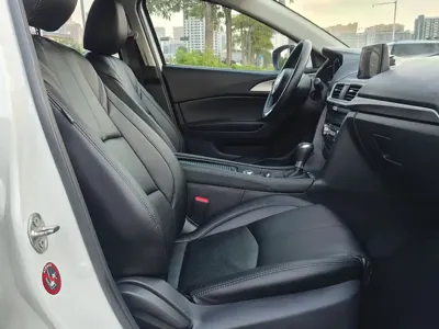 Mazda 3 Axela 2017, 63700 км, за 6268.27 USD - фото 8