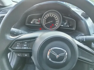 Mazda 3 Axela 2017, 63700 км, за 6268.27 USD - фото 12