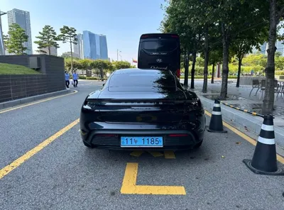 Porsche Taycan 2022, 73000 км, за 54155.18 USD