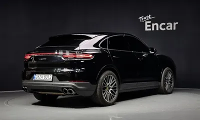 Porsche Cayenne 2023, 51989 км, за 64986.22 USD