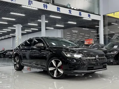 Volkswagen Passat 2022, 66000 км, за 16891.96 USD