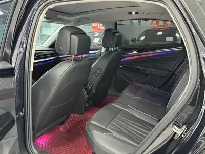 Volkswagen Passat 2022, 66000 км, за 16891.96 USD