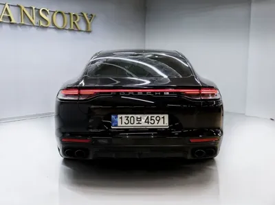 Porsche Panamera 2022, 35000 км, за 77340.09 USD