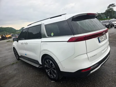 Kia Canival 2023, 110717 км, за 21031.54 USD