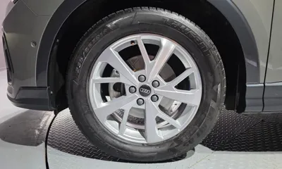Audi Q3 2023, 55309 км, за 34724.96 USD