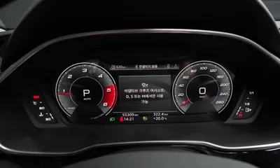 Audi Q3 2023, 55309 км, за 34724.96 USD - фото 8