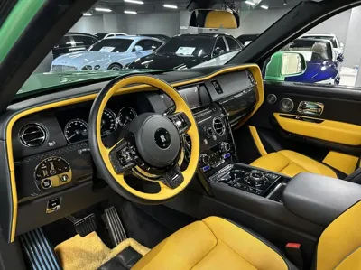 Rolls-Royce Cullinan 2023, 9990 км, за 396688.41 USD