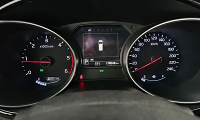 Kia Canival 2015, 178048 км, за 5313.98 USD - фото 8