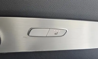 Mercedes-Benz GLC-Class 2019, 44954 км, за 18045.61 USD - фото 19