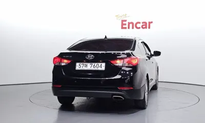 Hyundai Avante 2016, 112134 км, за 4529.34 USD