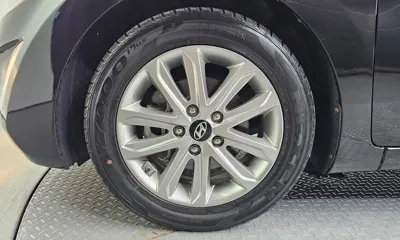 Hyundai Avante 2016, 112134 км, за 4529.34 USD