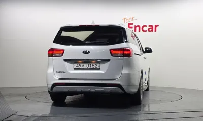 Kia Canival 2017, 129365 км, за 7862.57 USD