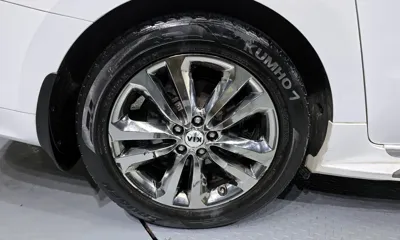 Kia Canival 2017, 129365 км, за 7862.57 USD