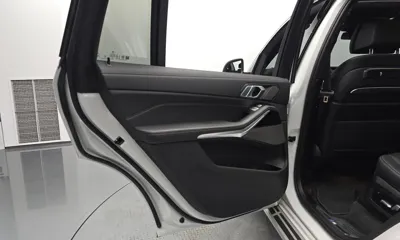 BMW X7 2024, 33759 км, за 72540.18 USD - фото 25