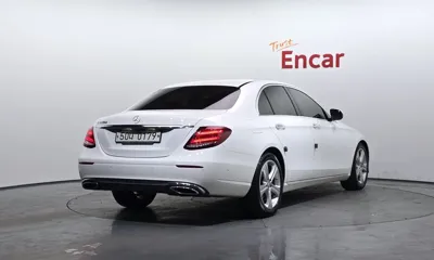 Mercedes-Benz E-Class 2017, 61892 км, за 13418.84 USD